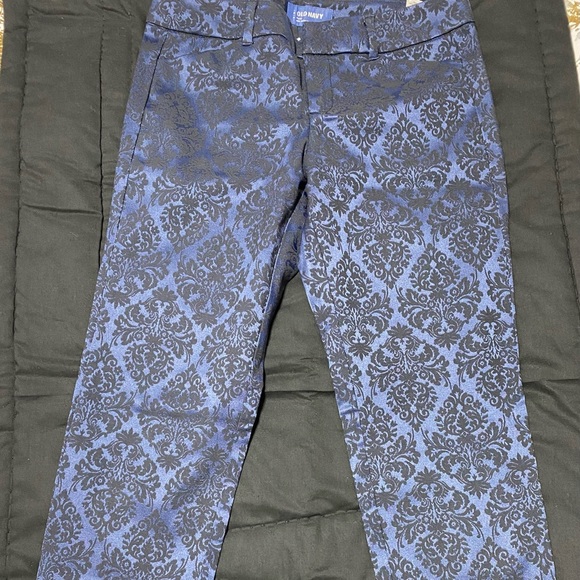 Old Navy pants - Picture 4 of 5